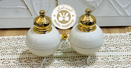 مضيفة كاندي معدن لون أبيض وذهبي